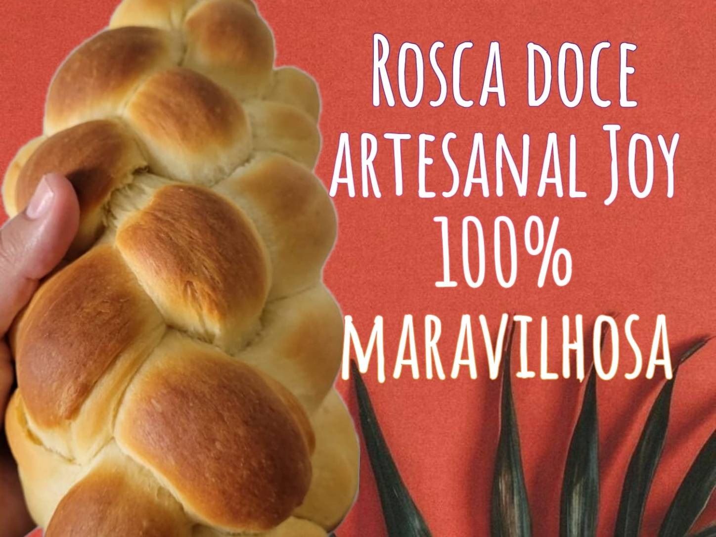 Rosca Doce Artesanal da Padoca da Joy com cobertura de coco e açúcar, dourada e perfumada, 100% maravilhosa